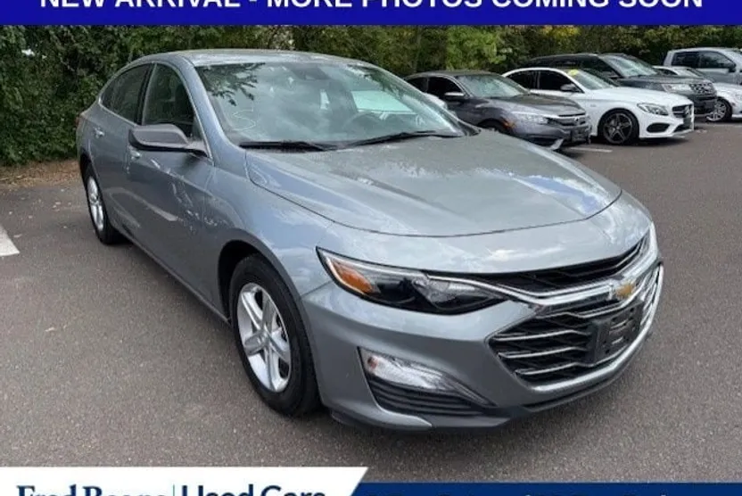 2023 Chevrolet Malibu LS photo 1