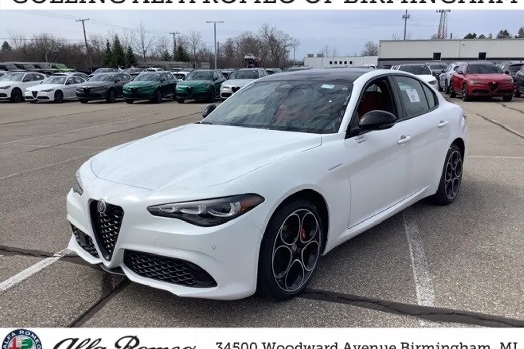 2025 Alfa Romeo Giulia SPRINT photo 1