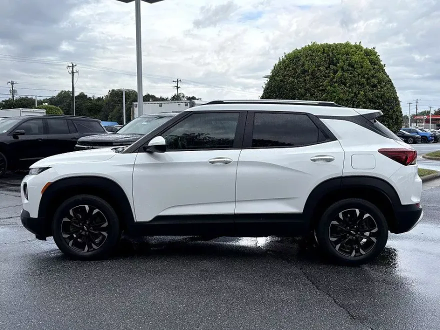 2022 Chevrolet Trailblazer LT photo 1