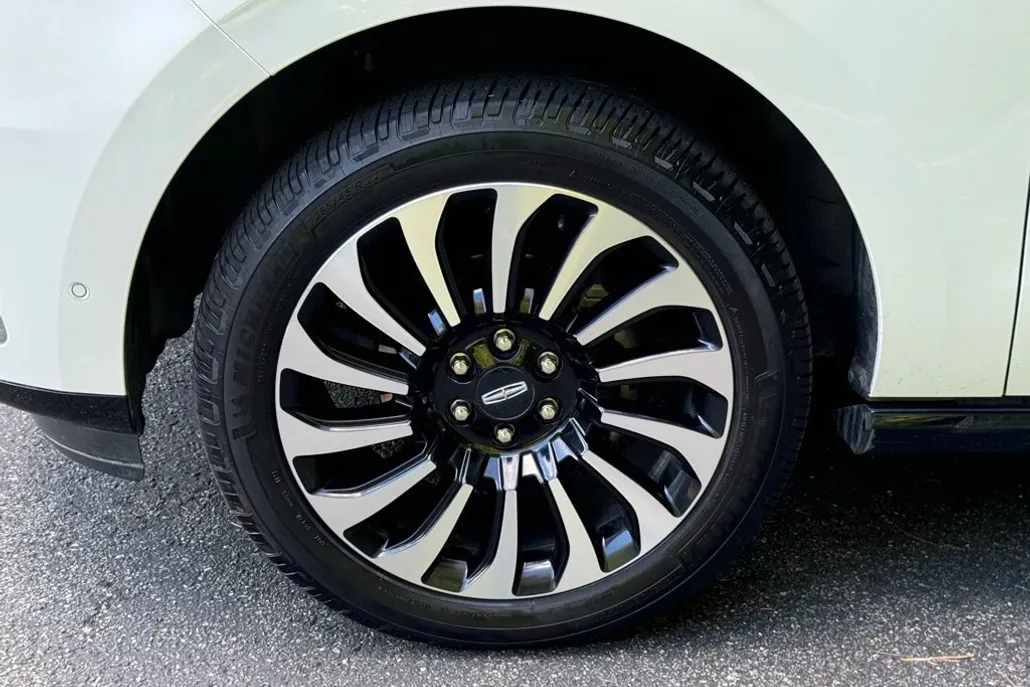 2023 Lincoln Navigator Black Label photo 1
