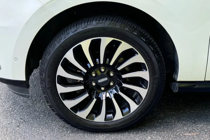 2023 Lincoln Navigator Black Label photo 1