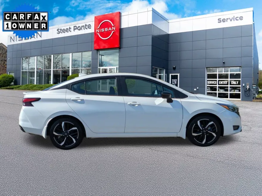 2025 Nissan Versa SR photo 1