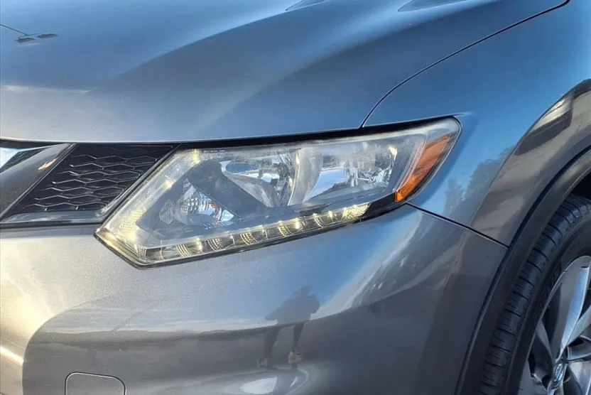 2015 Nissan Rogue SL photo 1
