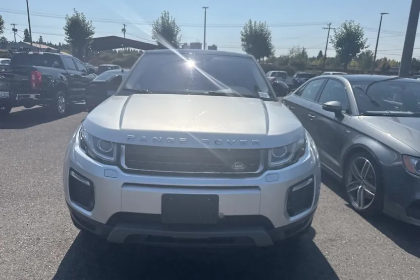 2017 Land Rover Range Rover Evoque SE photo 1