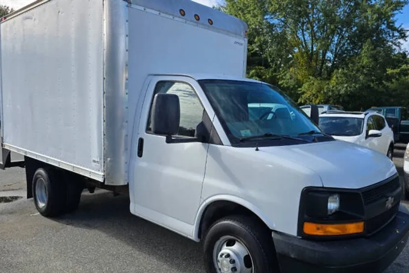 2006 Chevrolet Express 3500 Cutaway photo 1