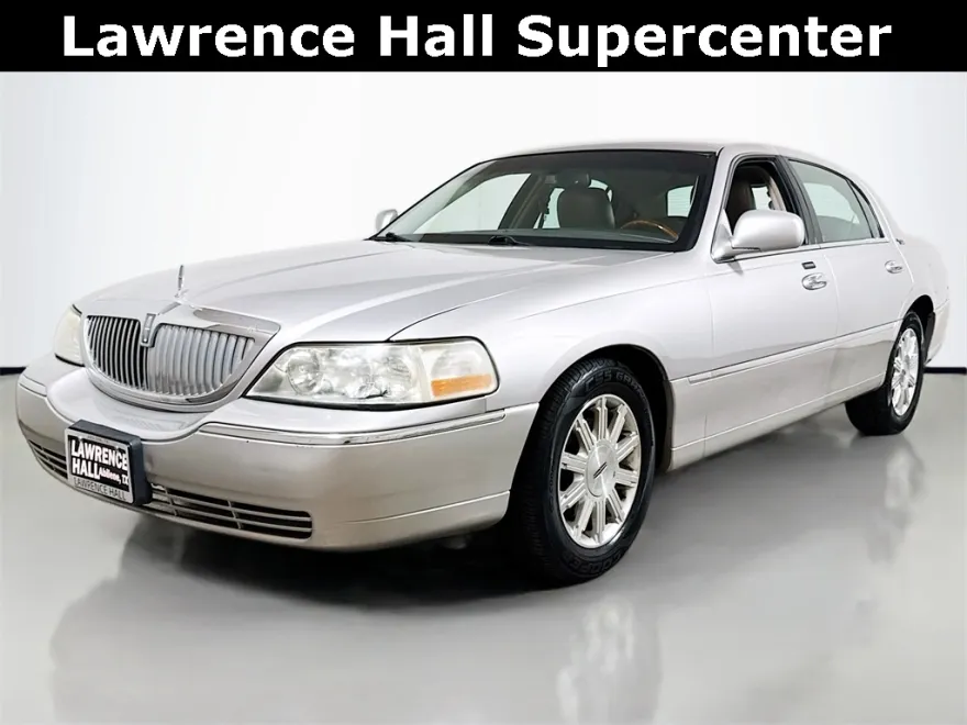 2011 Lincoln Town Car Signature Limited photo 1