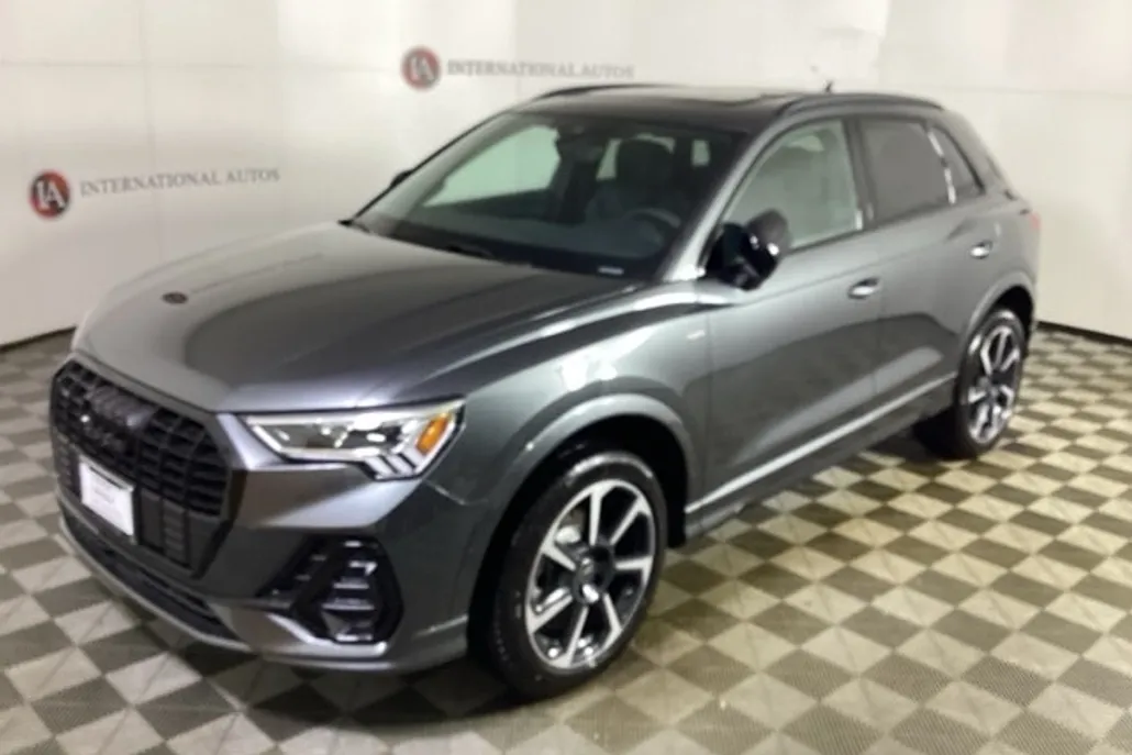 2025 Audi Q3 S line Premium Plus photo 1
