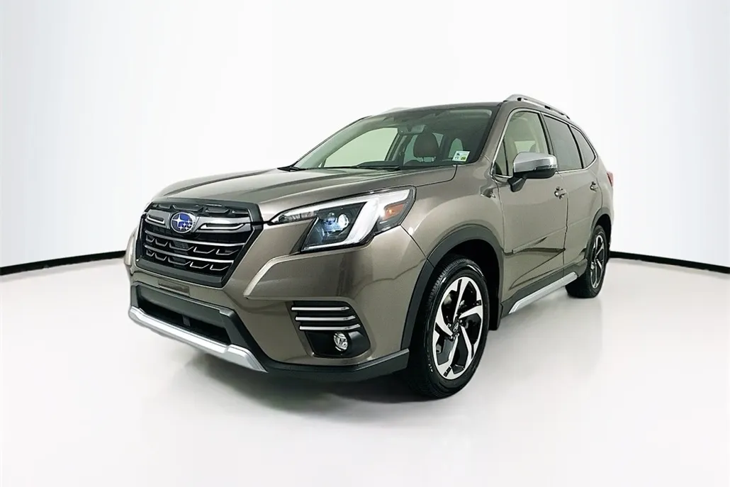 2024 Subaru Forester Touring photo 1