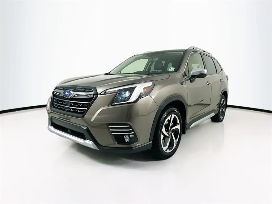 2024 Subaru Forester Touring photo 1