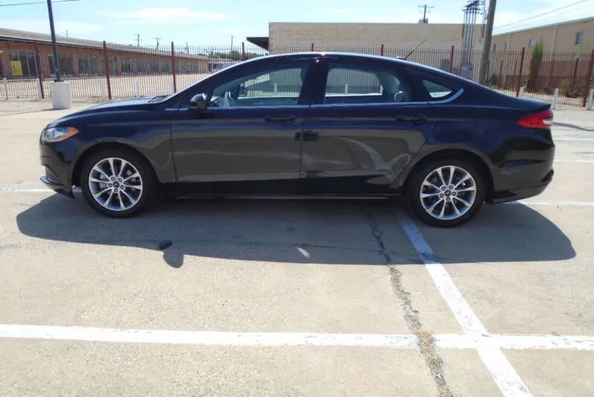 2017 Ford Fusion Hybrid SE photo 1