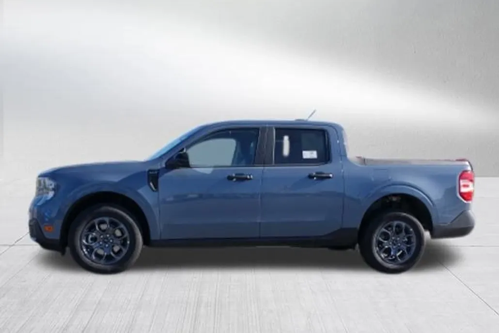 2025 Ford Maverick XLT photo 1