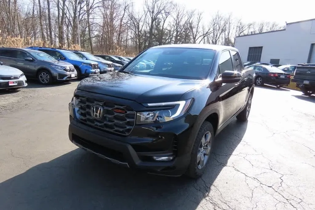 2025 Honda Ridgeline TrailSport photo 1