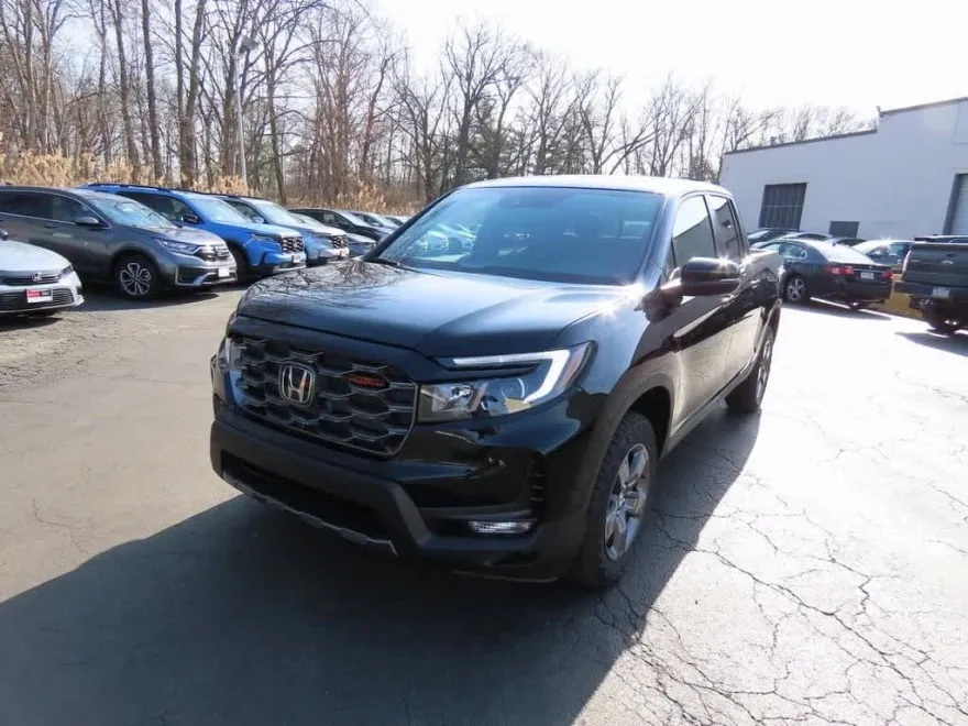 2025 Honda Ridgeline TrailSport photo 1