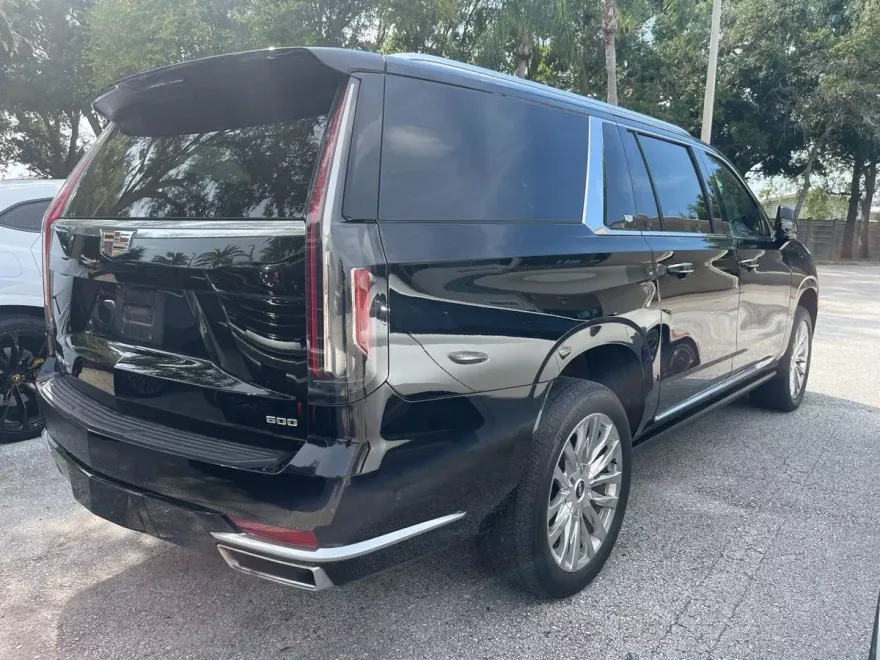 2023 Cadillac Escalade ESV Premium Luxury photo 1
