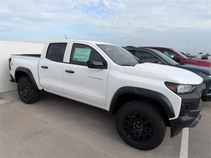 2026 Chevrolet Colorado Trail Boss photo 1