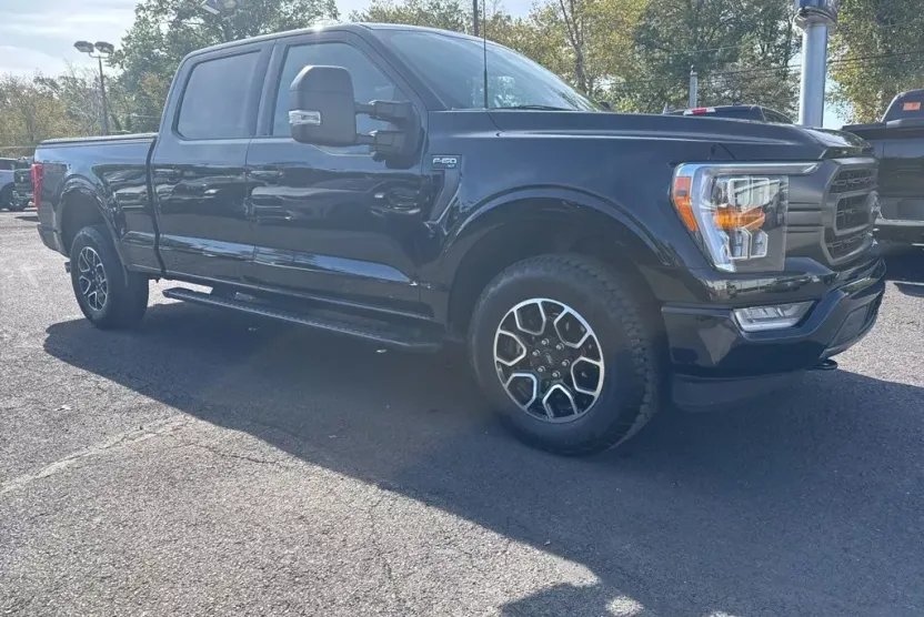 2022 Ford F-150 XLT FX4 photo 1