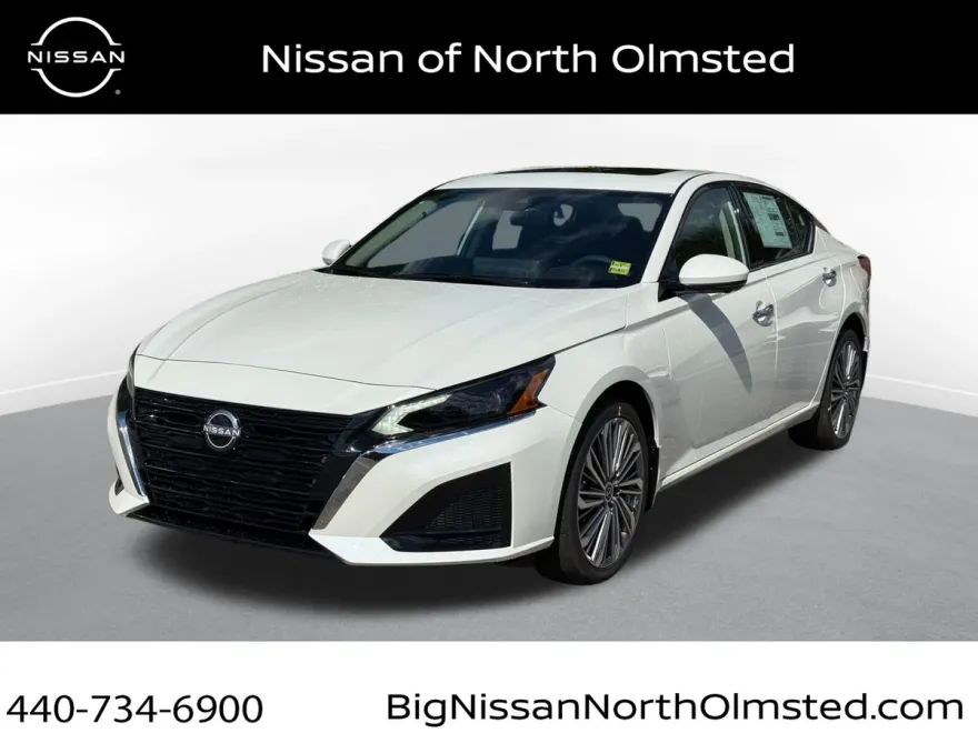 2025 Nissan Altima SL photo 1