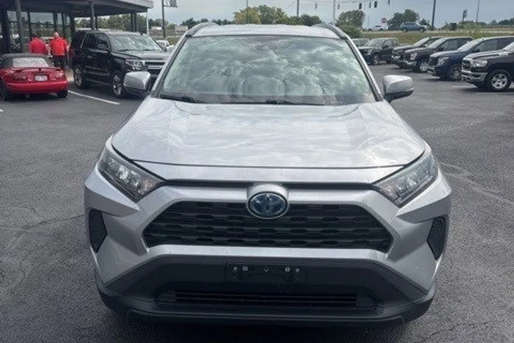 2021 Toyota RAV4 Hybrid LE photo 1