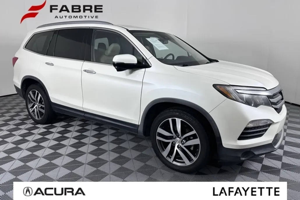2016 Honda Pilot Touring photo 1