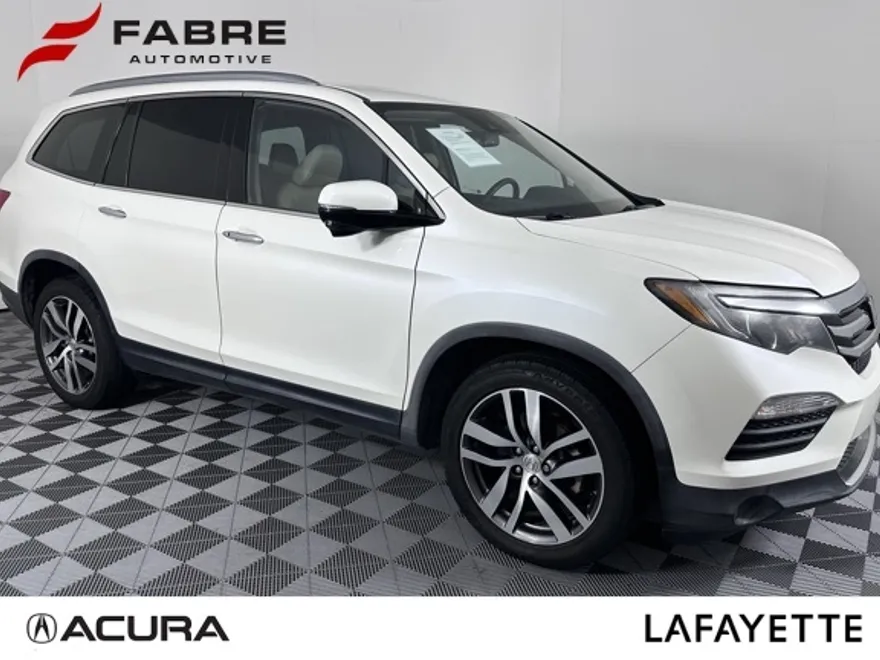 2016 Honda Pilot Touring photo 1