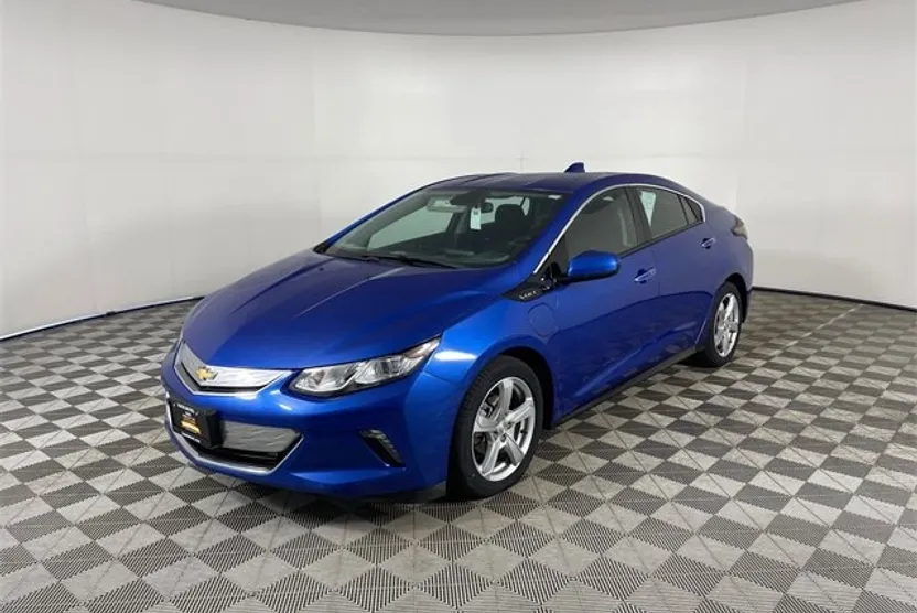 2017 Chevrolet Volt LT photo 1