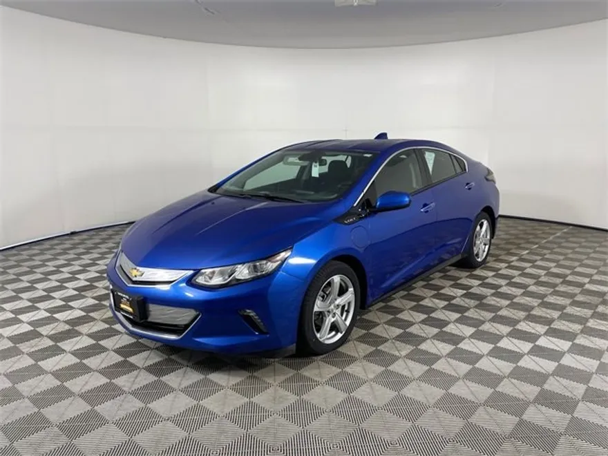 2017 Chevrolet Volt LT photo 1