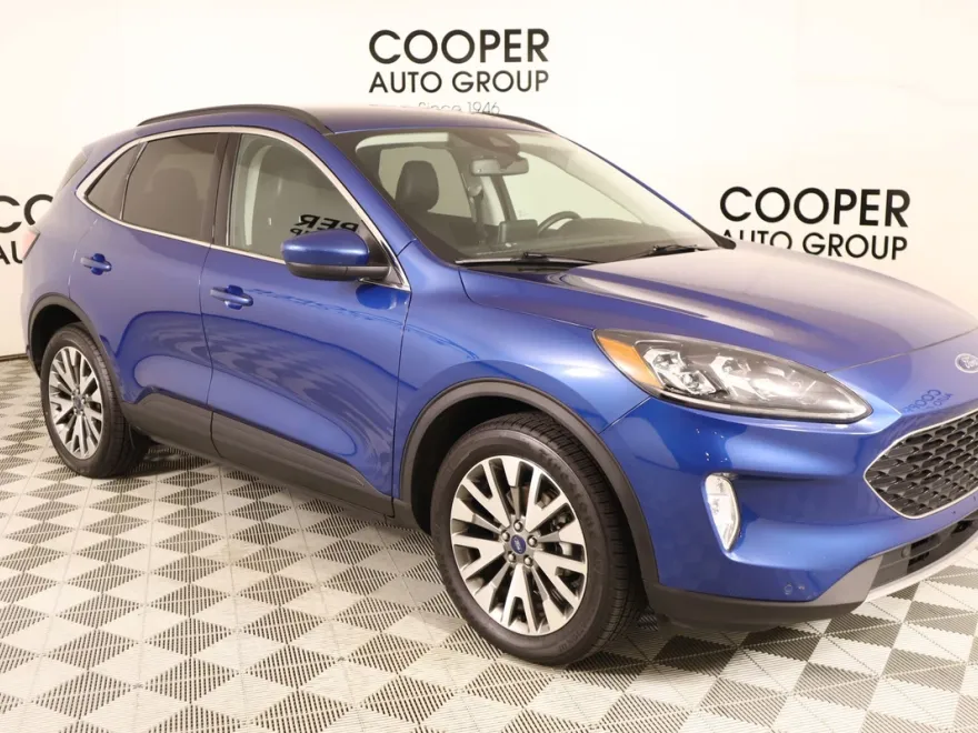 2022 Ford Escape Hybrid Titanium photo 1