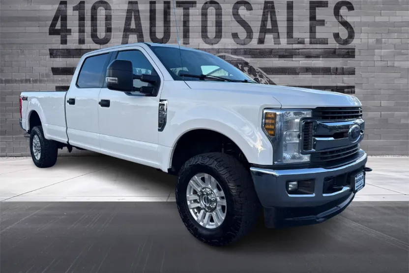 2019 Ford F-350 XLT photo 1