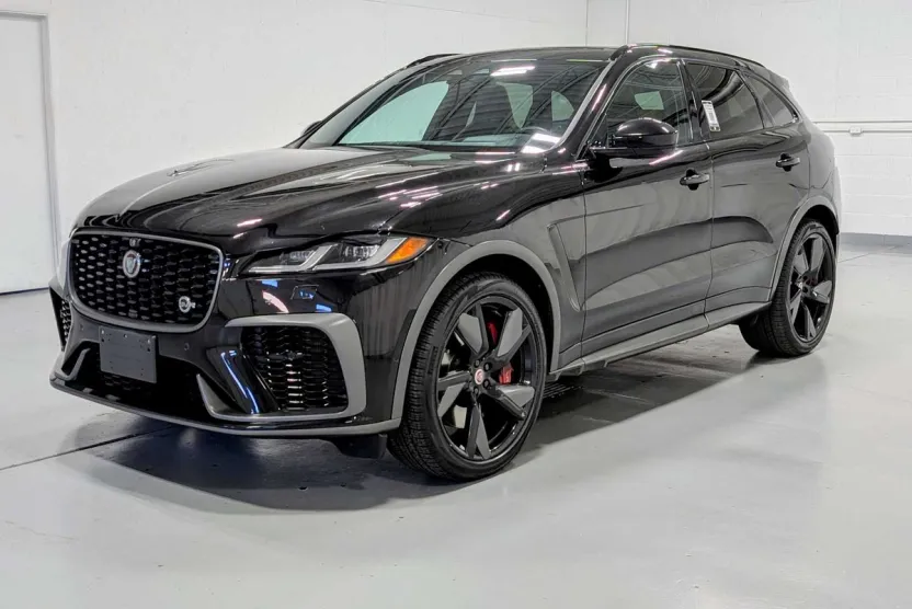 2021 Jaguar F-PACE SVR photo 1