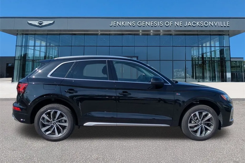 2023 Audi Q5 45 S line Premium photo 1