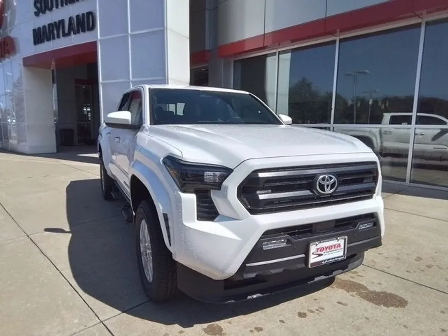 2024 Toyota Tacoma SR5 photo 1