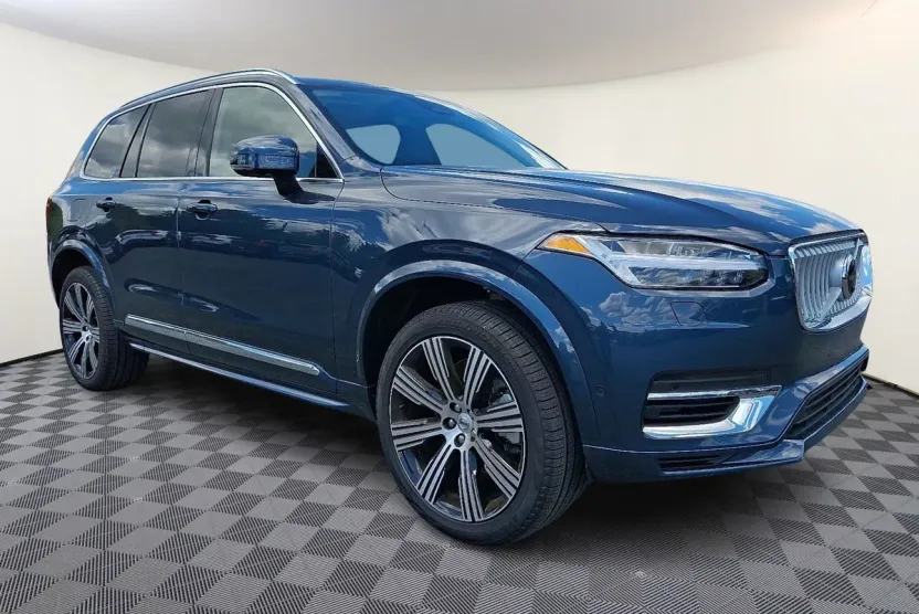 2025 Volvo XC90 T8 Plus photo 1