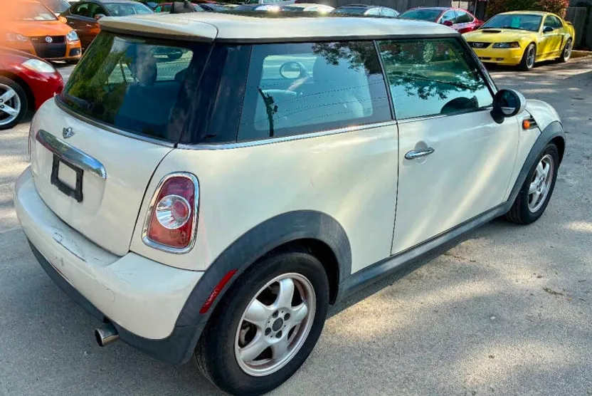 2011 Mini Cooper Base 2 Door photo 1
