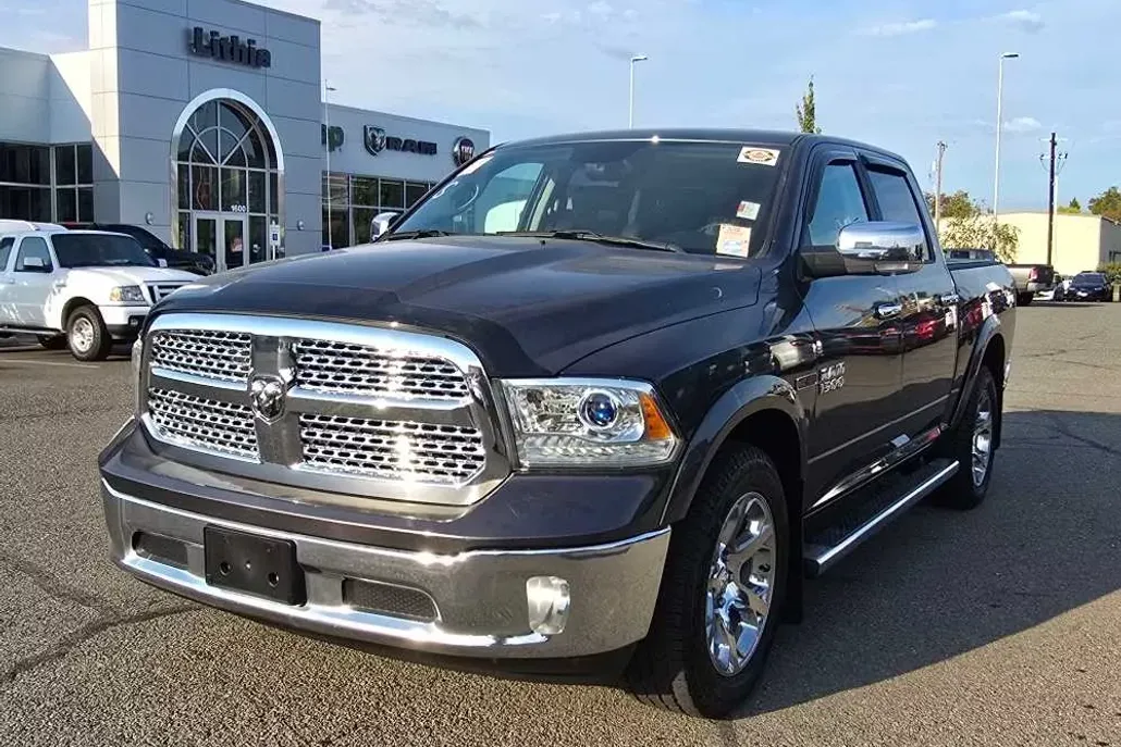 2017 Ram 1500 Laramie photo 1
