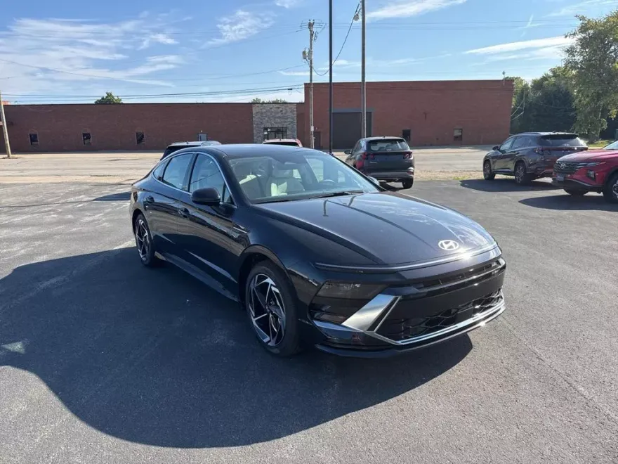 2026 Hyundai Sonata SEL Sport photo 1