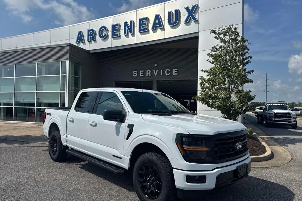 2025 Ford F-150 XLT photo 1