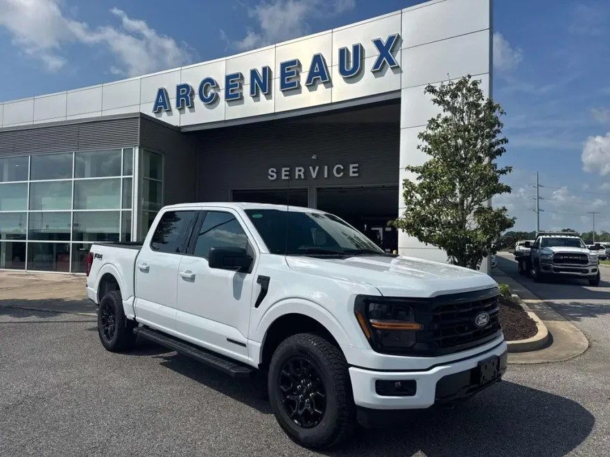 2025 Ford F-150 XLT photo 1