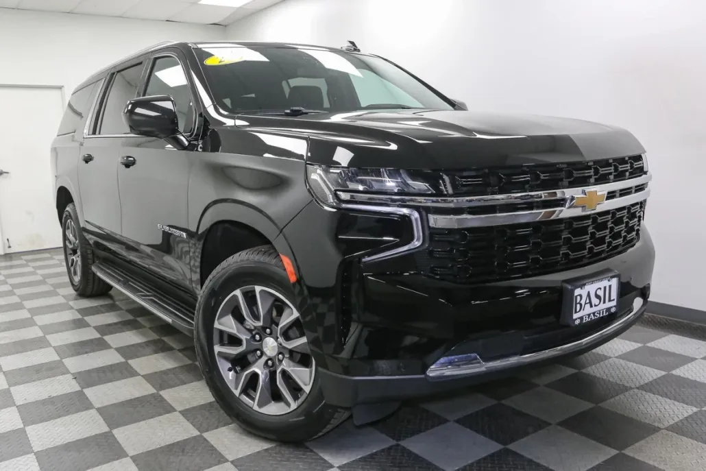 2022 Chevrolet Suburban LS photo 1