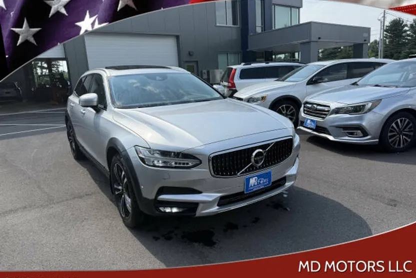 2018 Volvo V90 Momentum photo 1