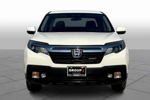 2019 Honda Ridgeline Sport photo 3