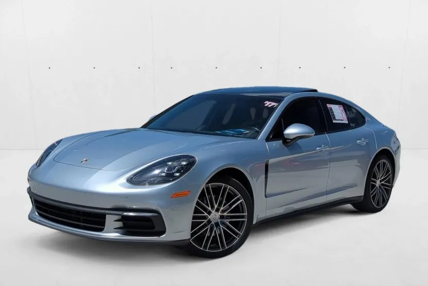 2017 Porsche Panamera Base photo 1