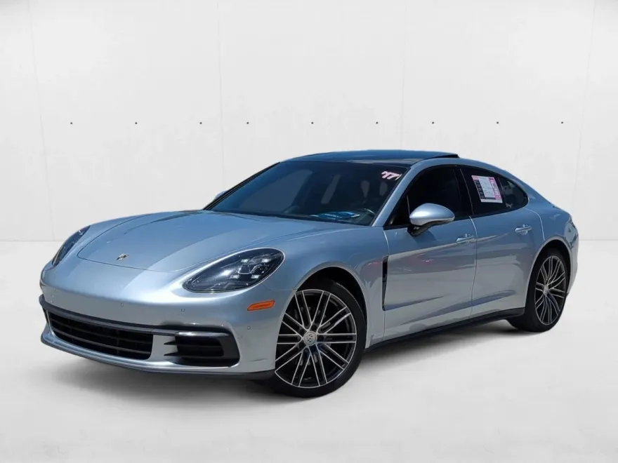 2017 Porsche Panamera Base photo 1