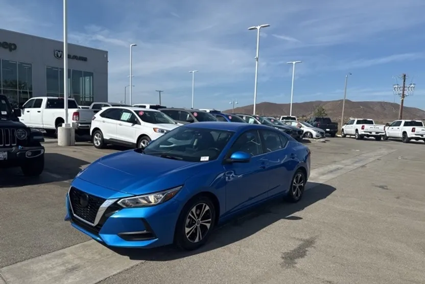 2022 Nissan Sentra SV photo 1