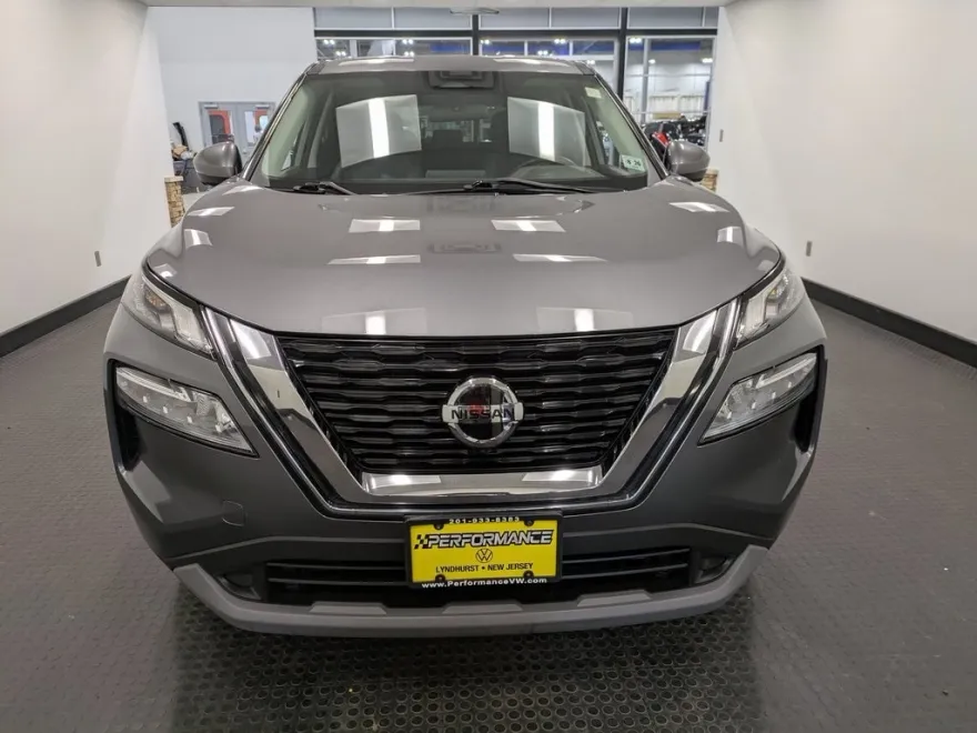 2021 Nissan Rogue SV photo 1