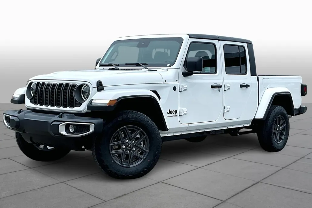 2025 Jeep Gladiator Sport S photo 1