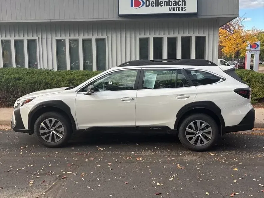 2025 Subaru Outback 2.5i photo 1