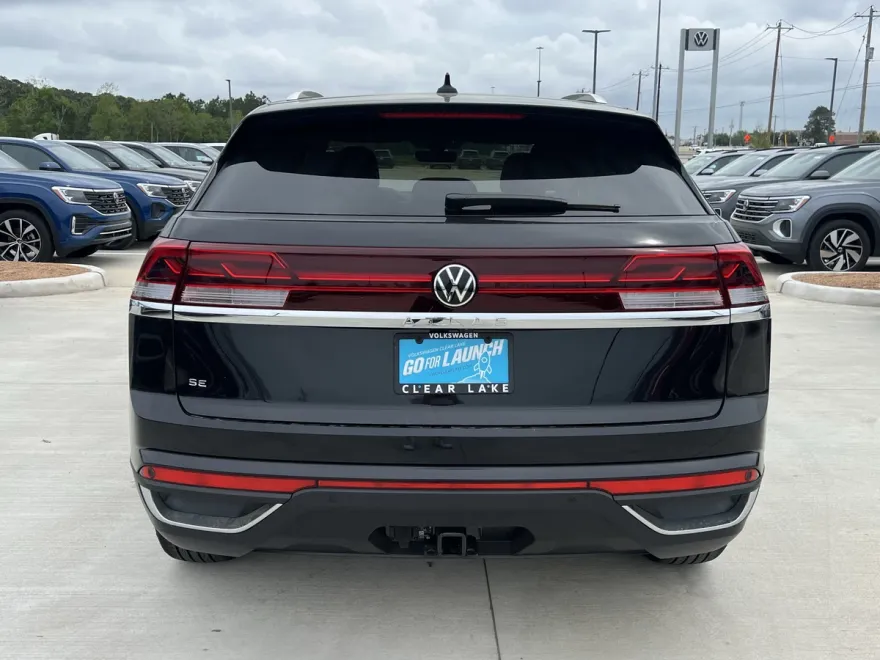 2025 Volkswagen Atlas Cross Sport SE Technology photo 1