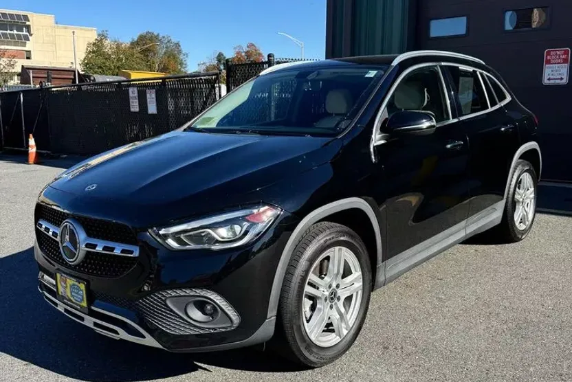 2021 Mercedes Benz GLA 250 4MATIC photo 1