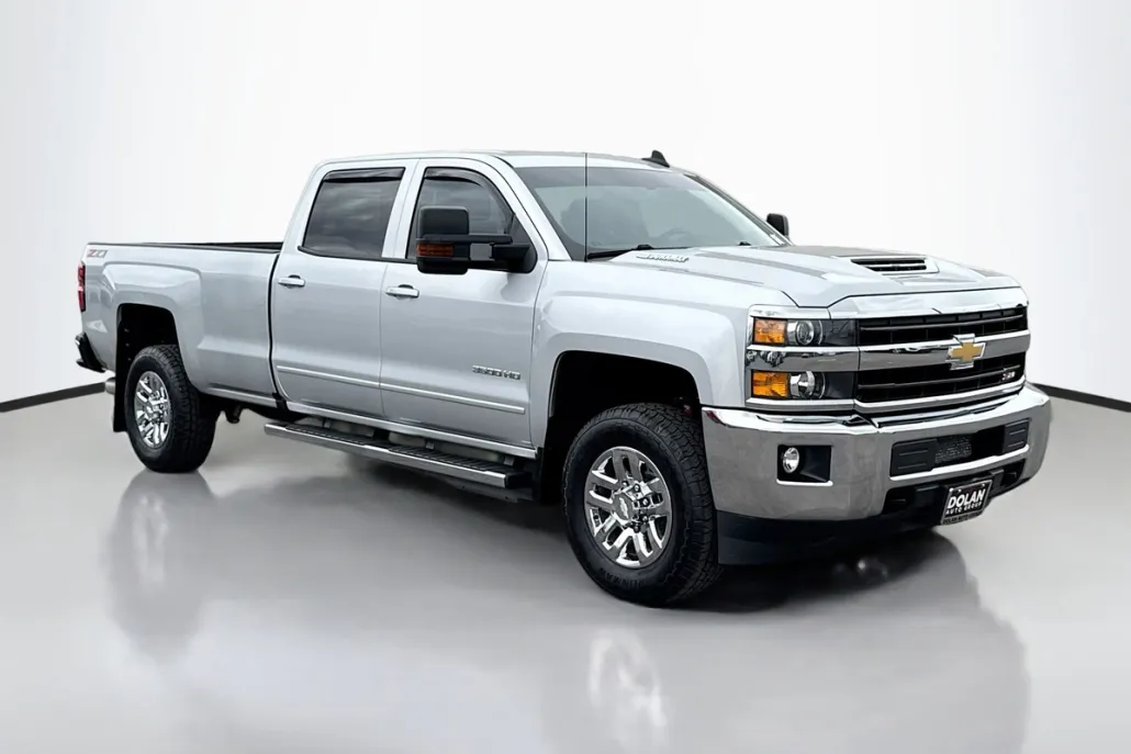 2019 Chevrolet Silverado 3500HD LT photo 1