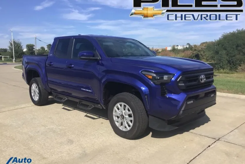 2024 Toyota Tacoma 4x4 SR5 photo 1